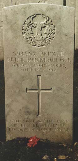 Headstone of Peter Robertson MM