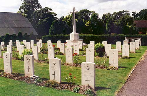 The War Graves section of Harwell Cemetery